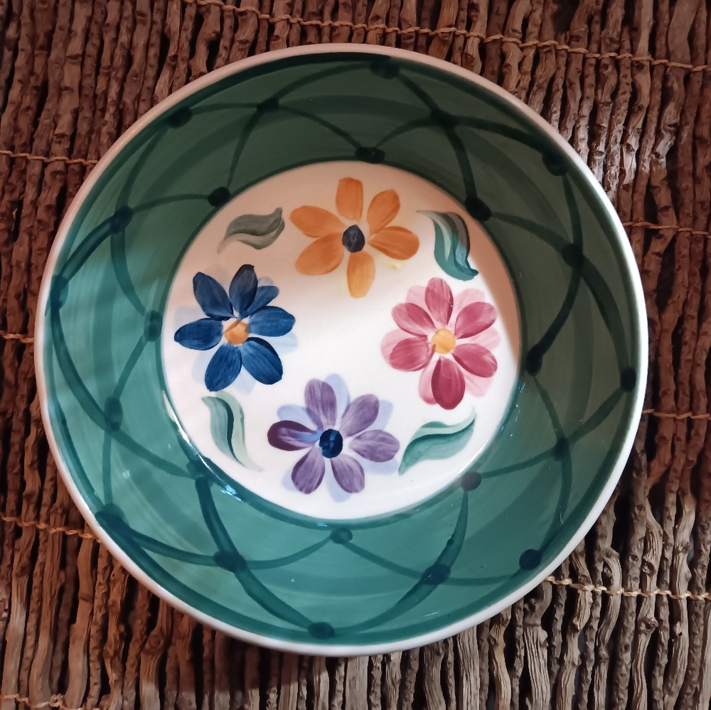 Gail Pittman Pottery Daisy Chain Bowl soup cereal